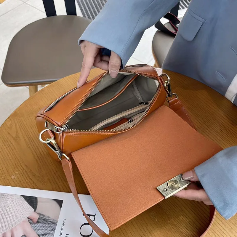Genuine Leather Vintage Crossbody Shoulder Bag - Image 4